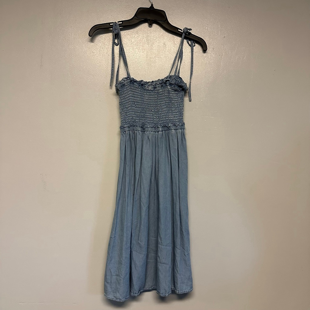 Women's Hem & Thread Blue Smocked Midi Dress Size small - Picture 6 of 11